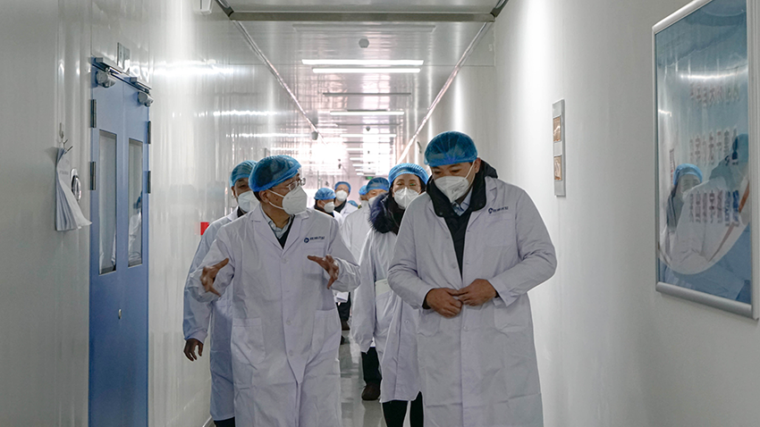 李沛興副省長調(diào)研隴神戎發(fā)時強調(diào) 以最快速度擴產(chǎn)擴能 保障群眾用藥需求