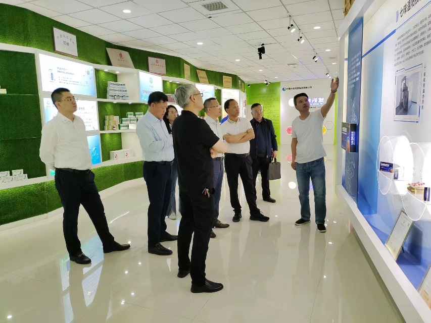 【“三抓三促”進(jìn)行時(shí)】揚(yáng)子江藥業(yè)集團(tuán)一行深入甘肅藥業(yè)集團(tuán)隴神戎發(fā)考察交流