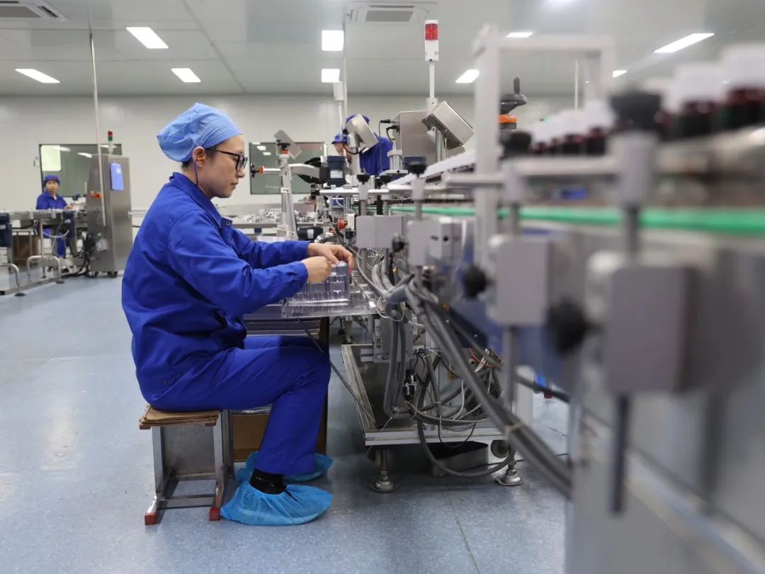 隴神戎發(fā)黨員突擊隊再赴普安制藥支援生產(chǎn)